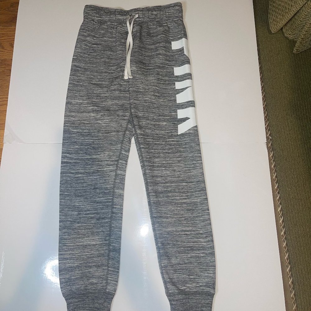 Victoria Secret: Pink Joggers